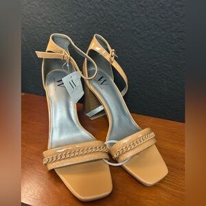 Worthington Beth Block Tan Heeled Sandals Chain detail 9 NWT